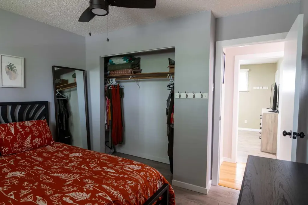 5320 12 Avenue Edson AB T7E 1J8