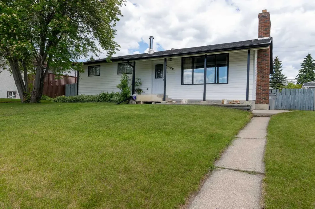 5320 12 Avenue Edson AB T7E 1J8