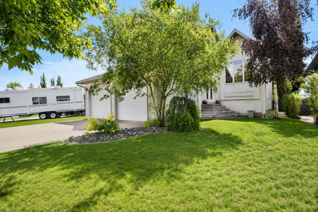 9009 117 Avenue Grande Prairie AB T8X 1K1