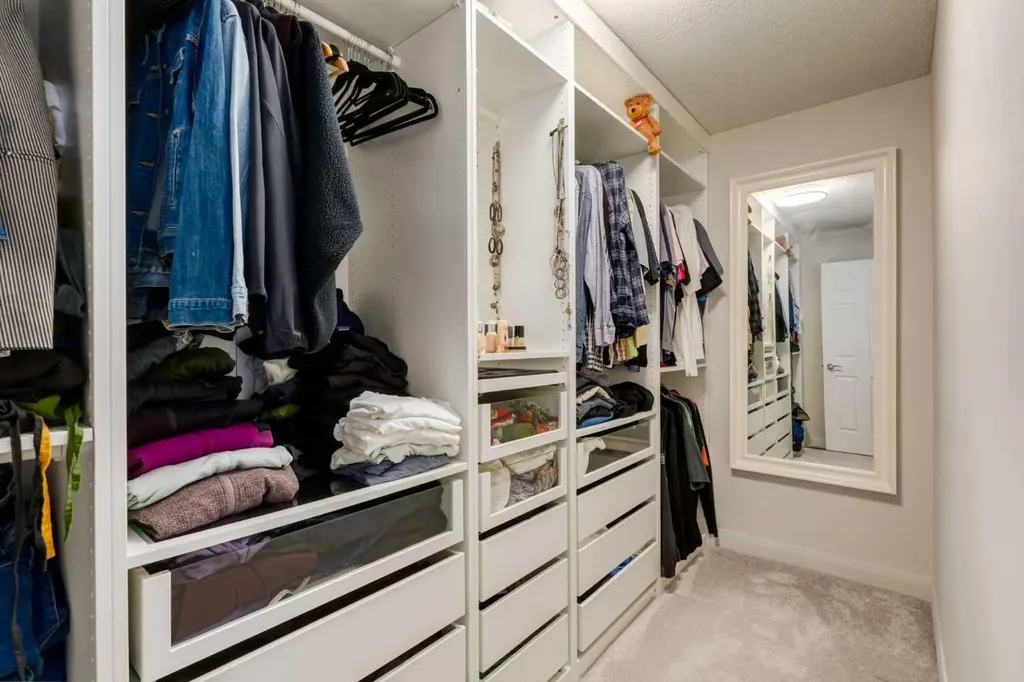 37 Douglasview Circle SE Calgary AB T2Z 2P4