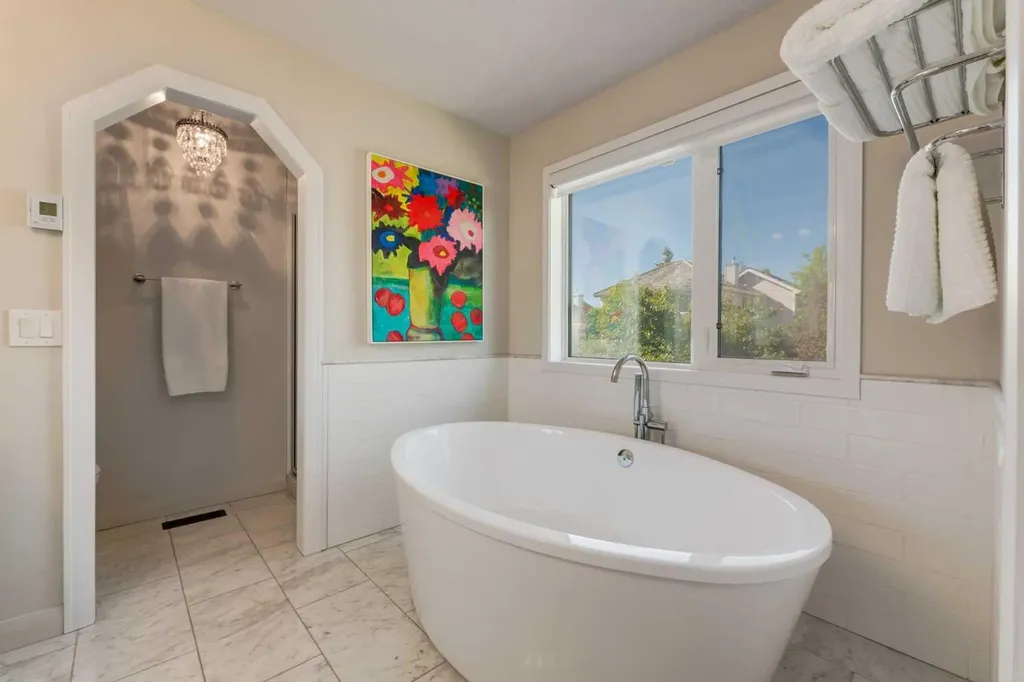 37 Douglasview Circle SE Calgary AB T2Z 2P4