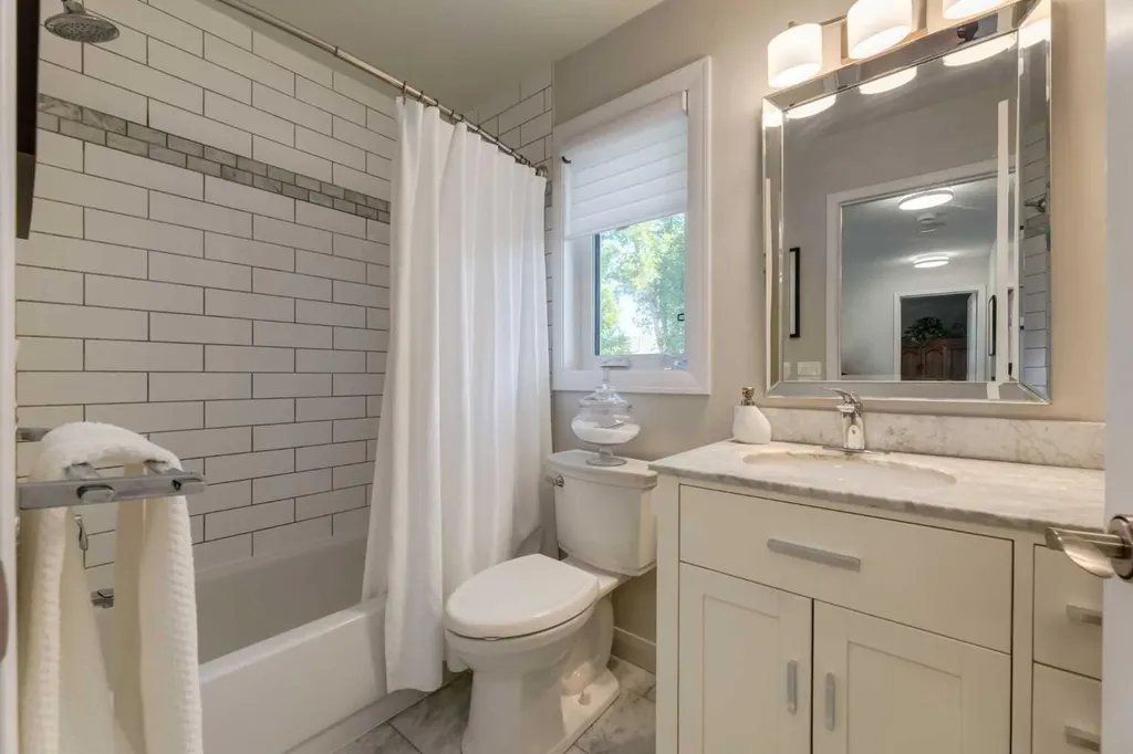 37 Douglasview Circle SE Calgary AB T2Z 2P4