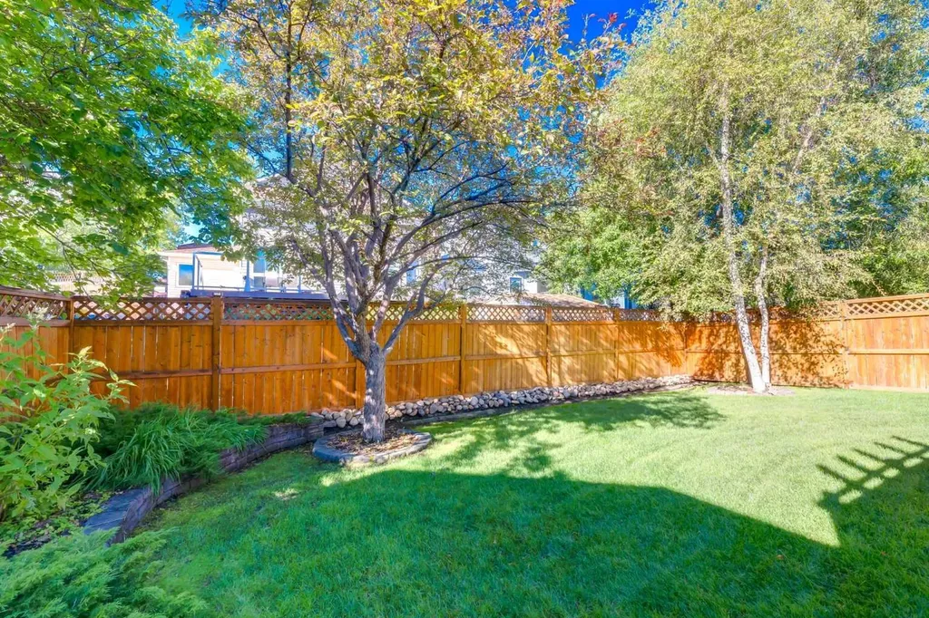 37 Douglasview Circle SE Calgary AB T2Z 2P4