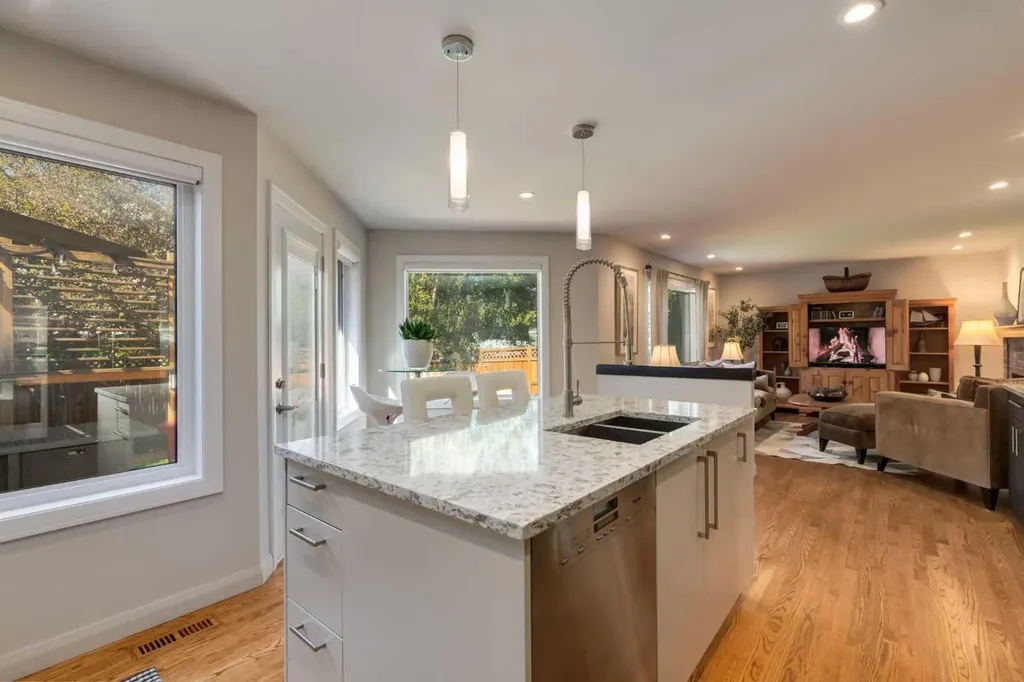 37 Douglasview Circle SE Calgary AB T2Z 2P4