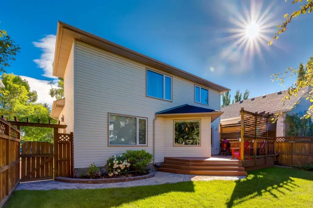 37 Douglasview Circle SE Calgary AB T2Z 2P4