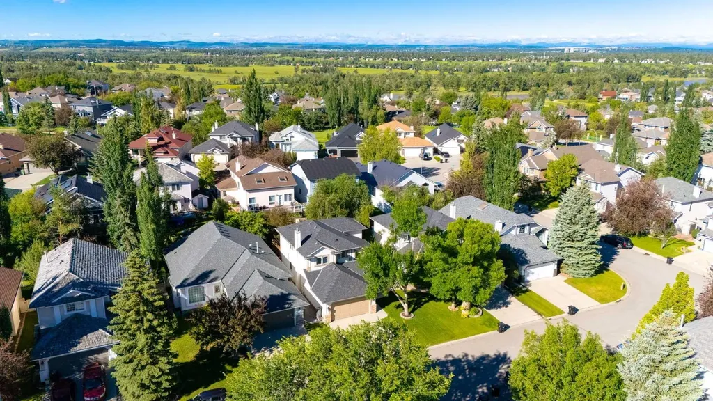 37 Douglasview Circle SE Calgary AB T2Z 2P4