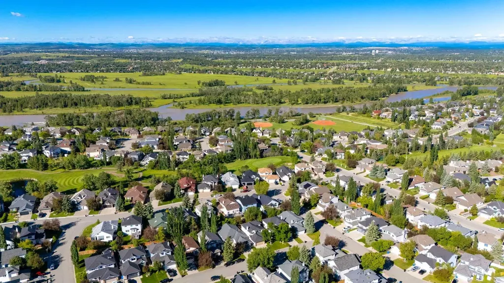 37 Douglasview Circle SE Calgary AB T2Z 2P4