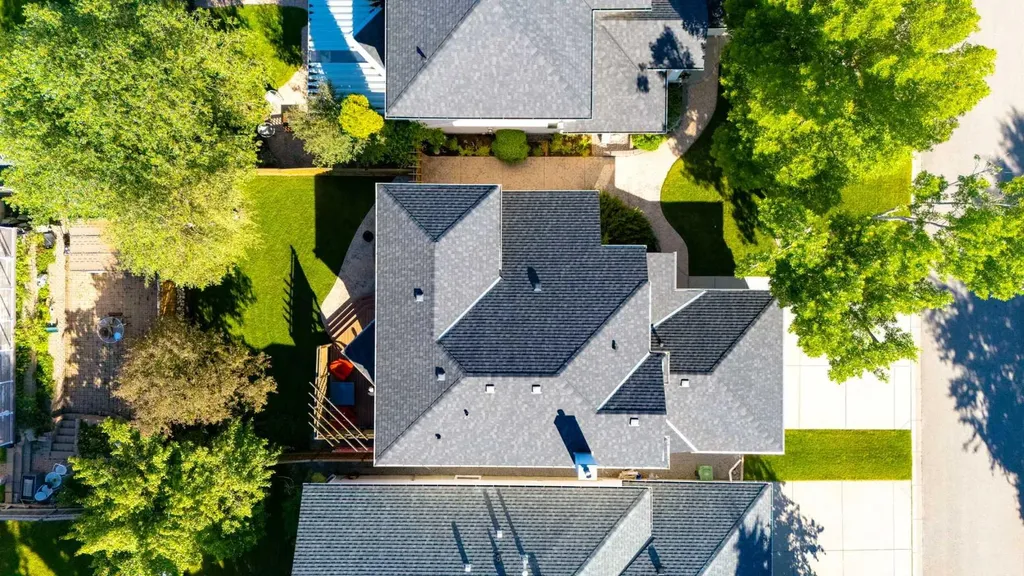 37 Douglasview Circle SE Calgary AB T2Z 2P4