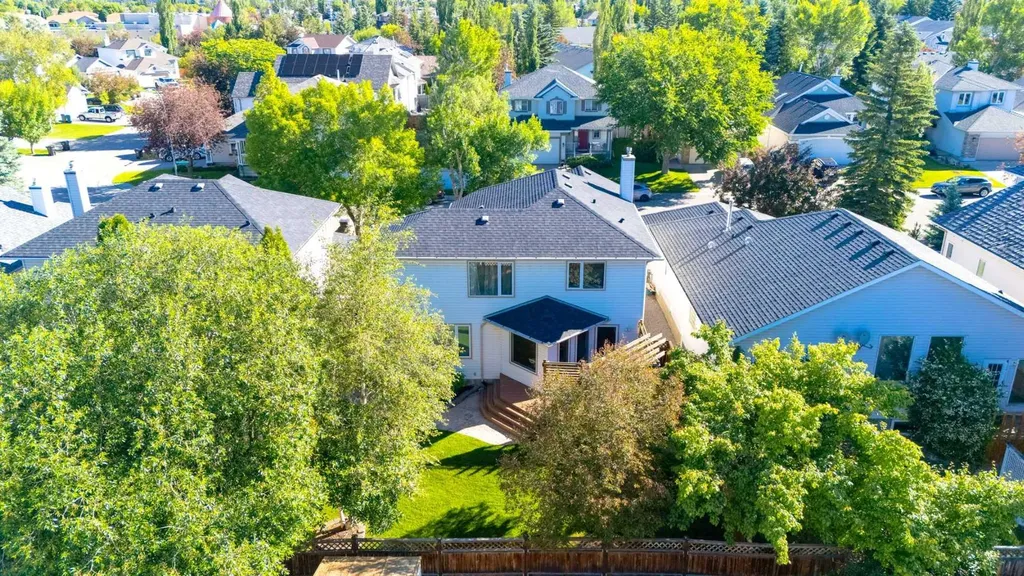 37 Douglasview Circle SE Calgary AB T2Z 2P4