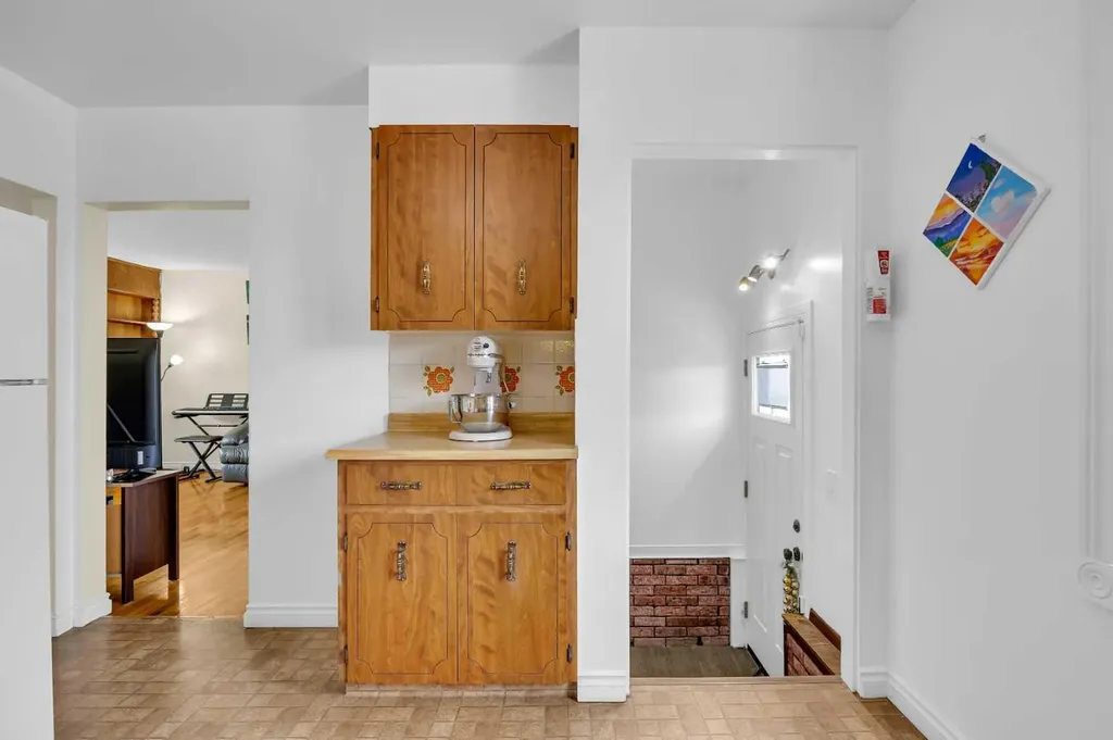 5008 2 Street NW Calgary AB t2k0z3