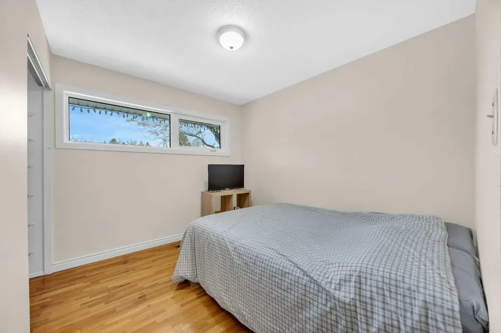 5008 2 Street NW Calgary AB t2k0z3