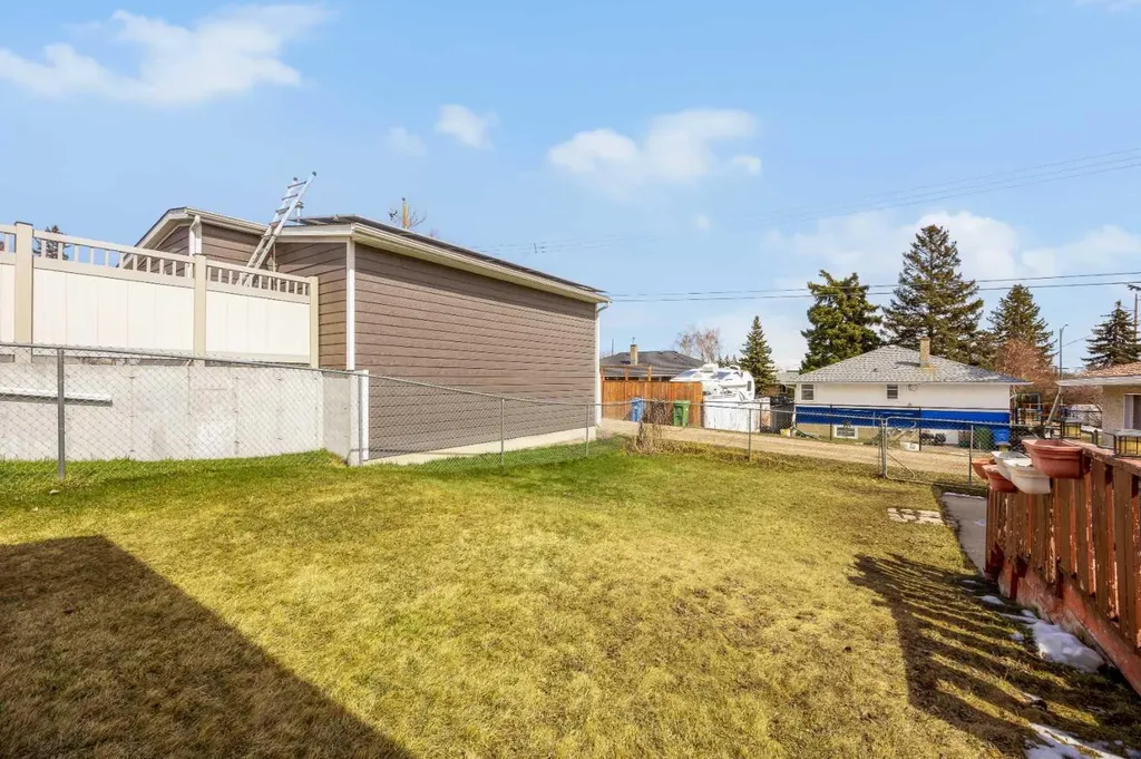 5008 2 Street NW Calgary AB t2k0z3