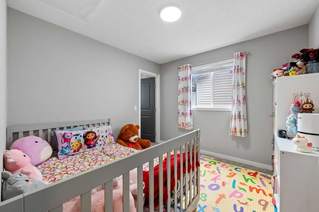 26 Walden Court SE Calgary AB T2X 0N8