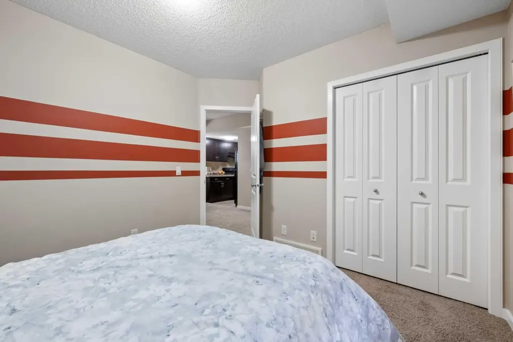 26 Walden Court SE Calgary AB T2X 0N8