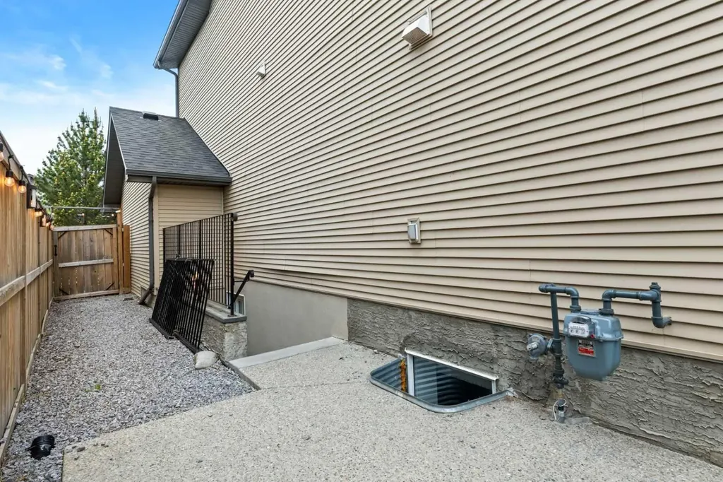 26 Walden Court SE Calgary AB T2X 0N8