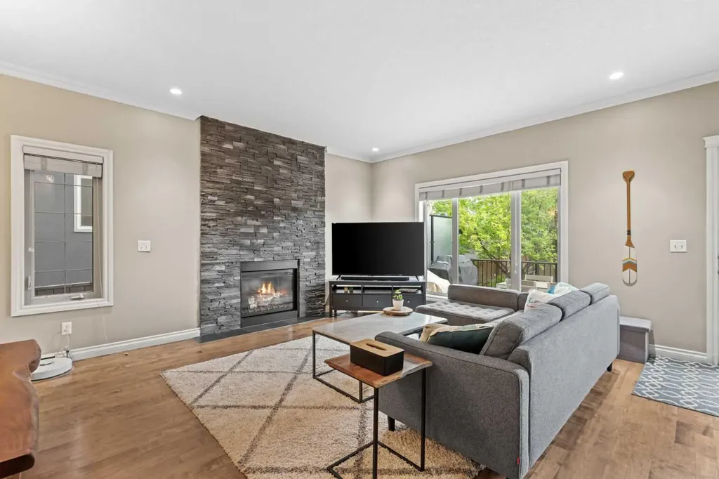 514 22 Avenue NE Calgary AB T2E 1T9