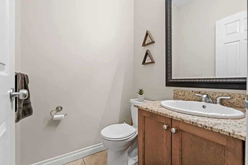 514 22 Avenue NE Calgary AB T2E 1T9