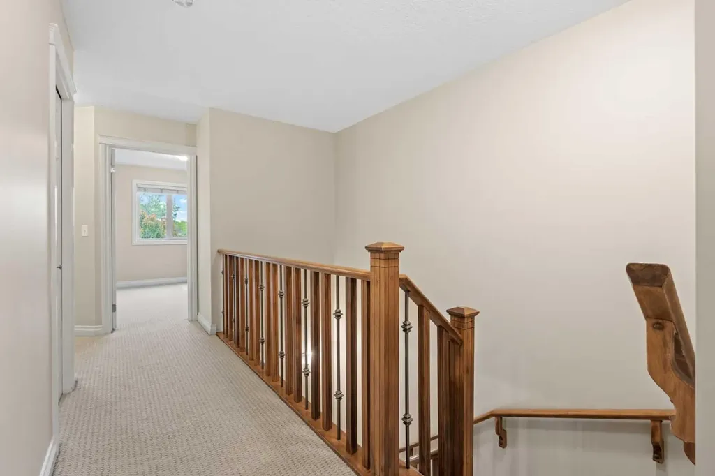 514 22 Avenue NE Calgary AB T2E 1T9