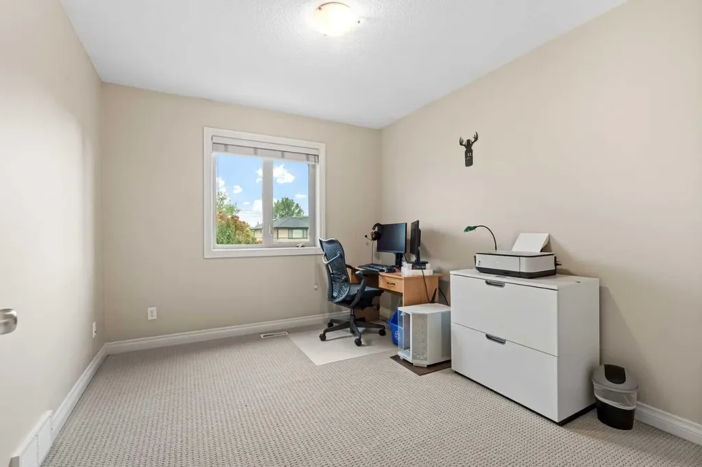 514 22 Avenue NE Calgary AB T2E 1T9
