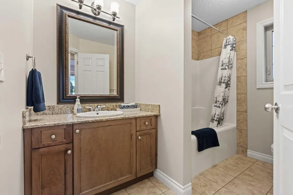 514 22 Avenue NE Calgary AB T2E 1T9