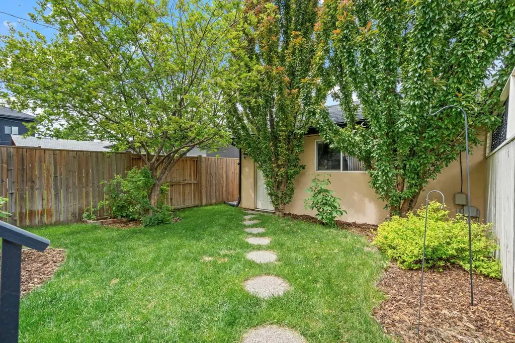 514 22 Avenue NE Calgary AB T2E 1T9