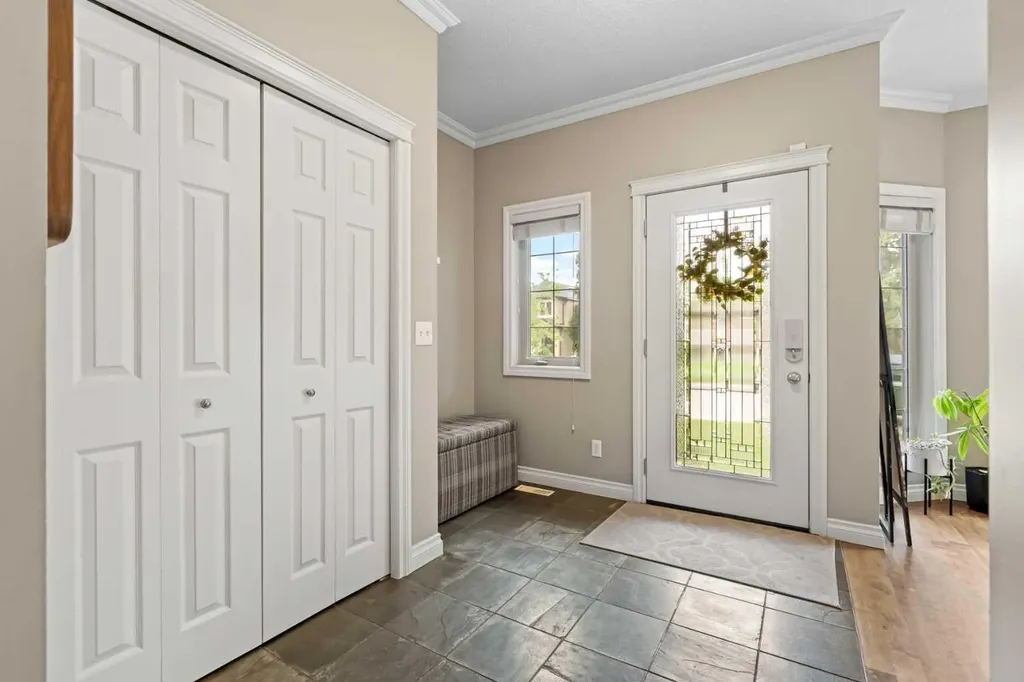 514 22 Avenue NE Calgary AB T2E 1T9