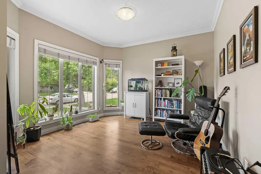 514 22 Avenue NE Calgary AB T2E 1T9
