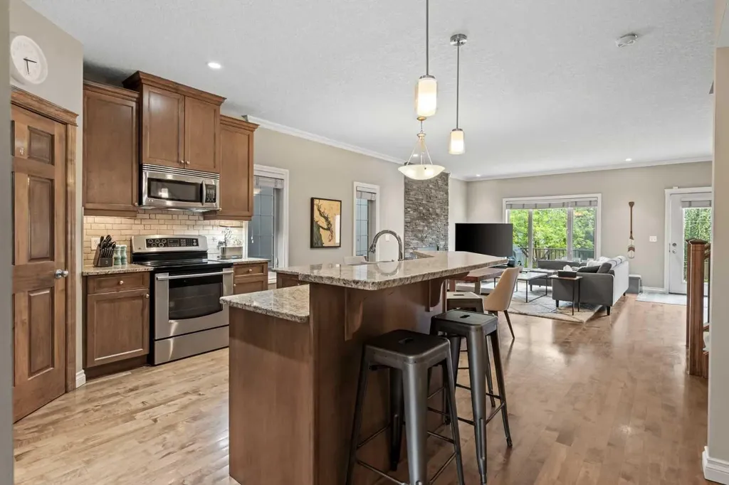 514 22 Avenue NE Calgary AB T2E 1T9
