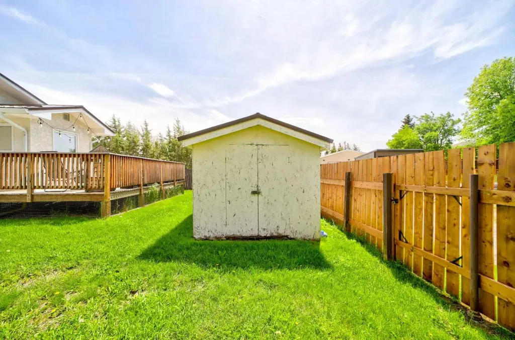 844 Foothills Avenue Pincher Creek AB T0K 1W0