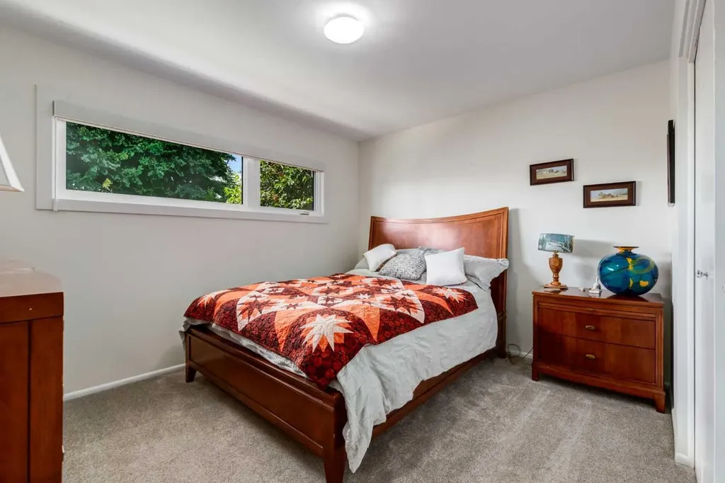 9559 Assiniboine Road SE Calgary AB T2J0Z5