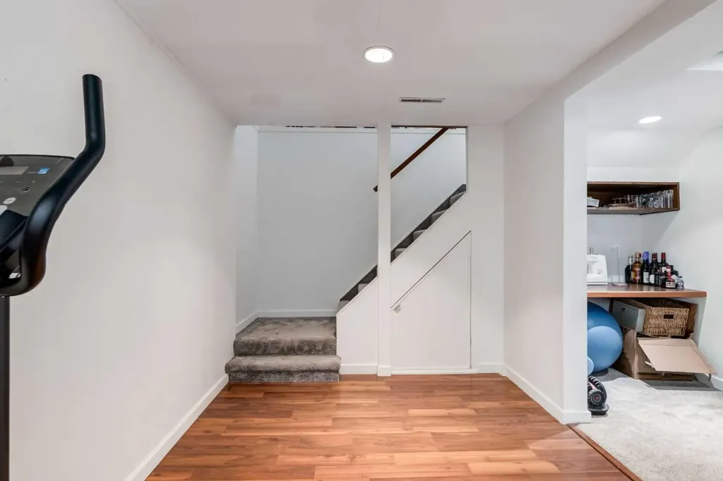 9559 Assiniboine Road SE Calgary AB T2J0Z5