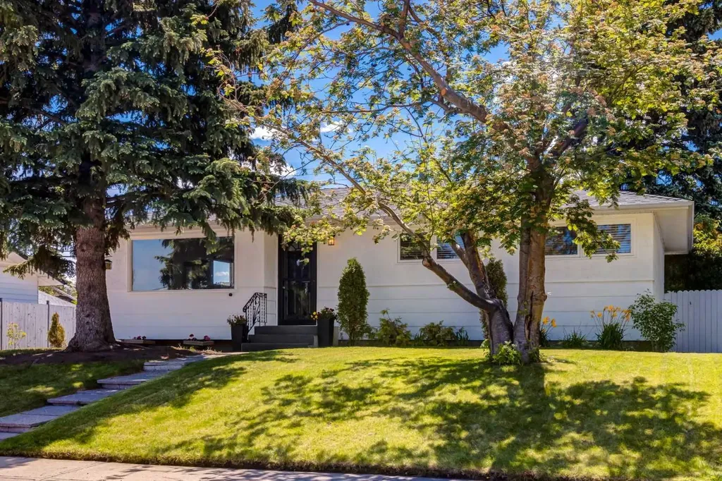 9559 Assiniboine Road SE Calgary AB T2J0Z5