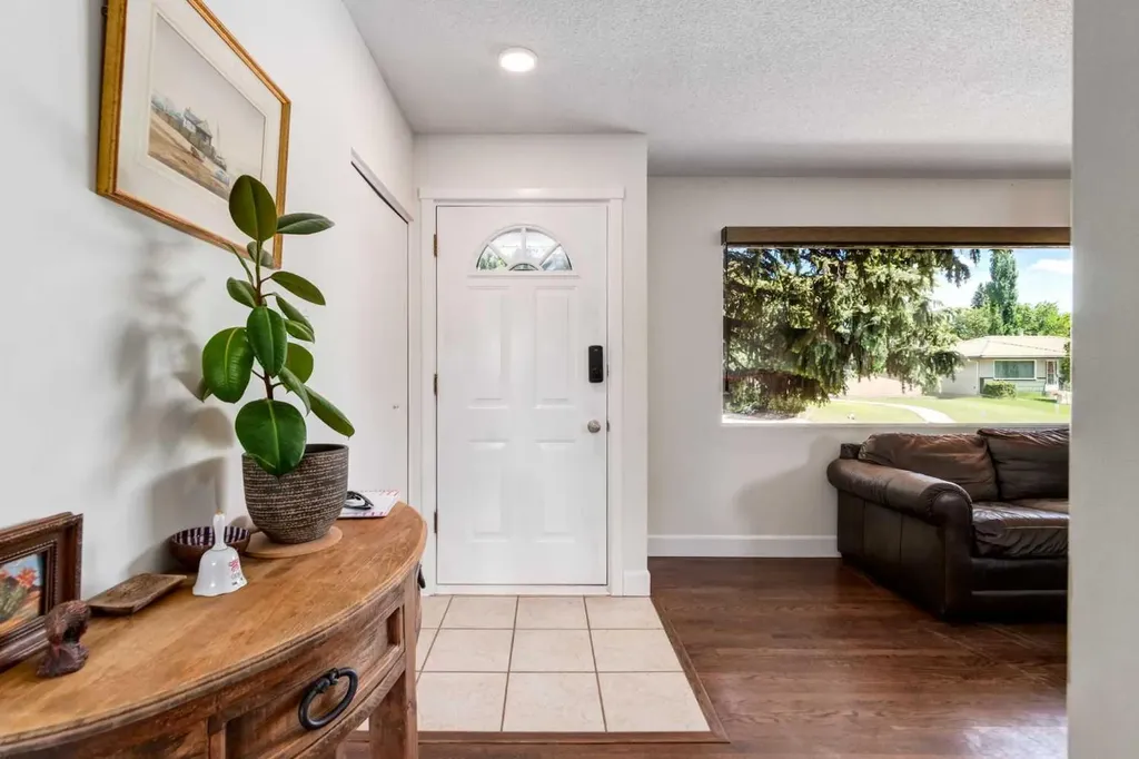 9559 Assiniboine Road SE Calgary AB T2J0Z5