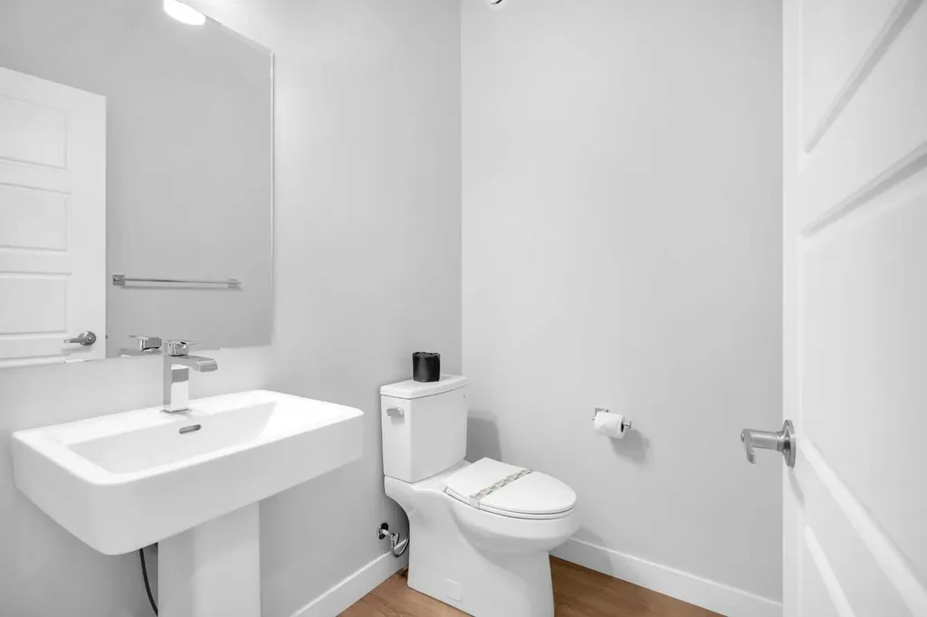 239 Chelsea Park Chestermere AB T1X 2V3