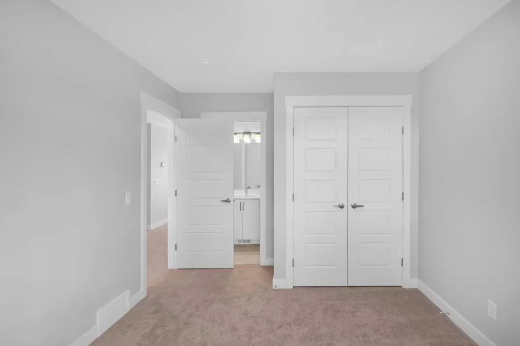 239 Chelsea Park Chestermere AB T1X 2V3