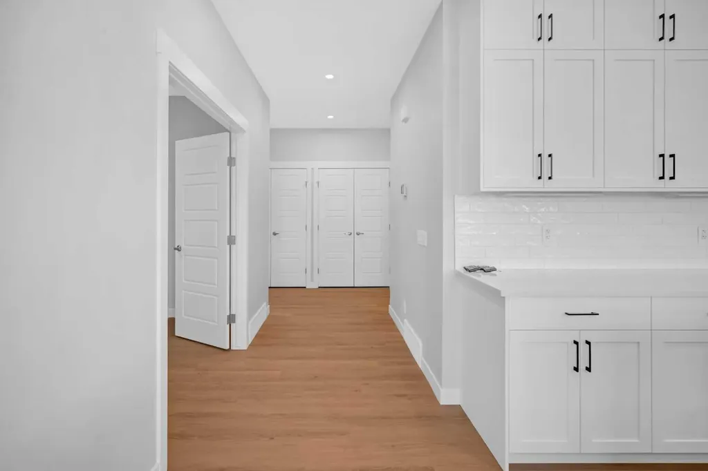 239 Chelsea Park Chestermere AB T1X 2V3