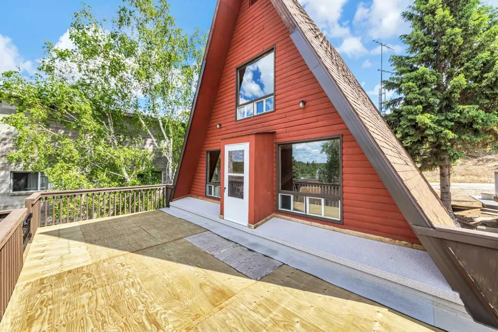 113 2 Avenue Loon Lake SK S0M 1L0