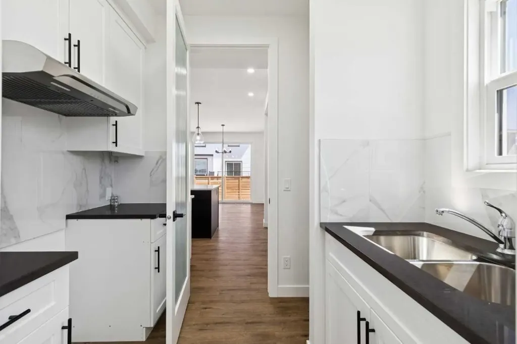 246 Dawson Wharf Rise Chestermere AB T1X2W2