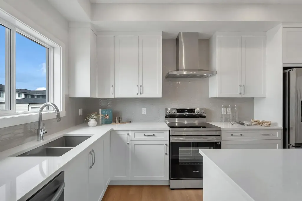 416 Lewiston Landing NE Calgary AB T3P 0T7
