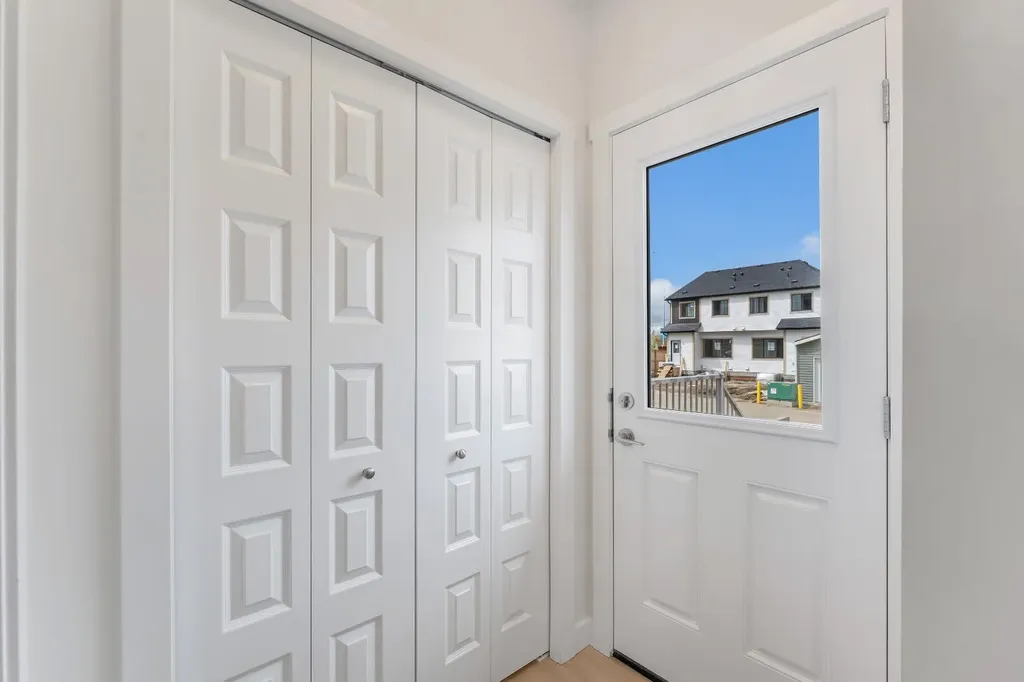 416 Lewiston Landing NE Calgary AB T3P 0T7
