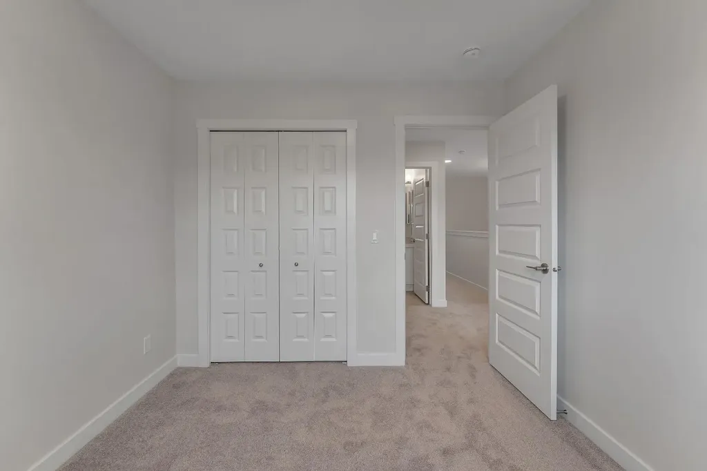 416 Lewiston Landing NE Calgary AB T3P 0T7