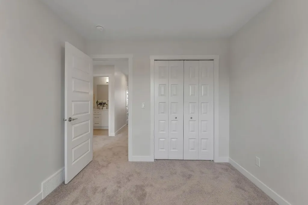 416 Lewiston Landing NE Calgary AB T3P 0T7