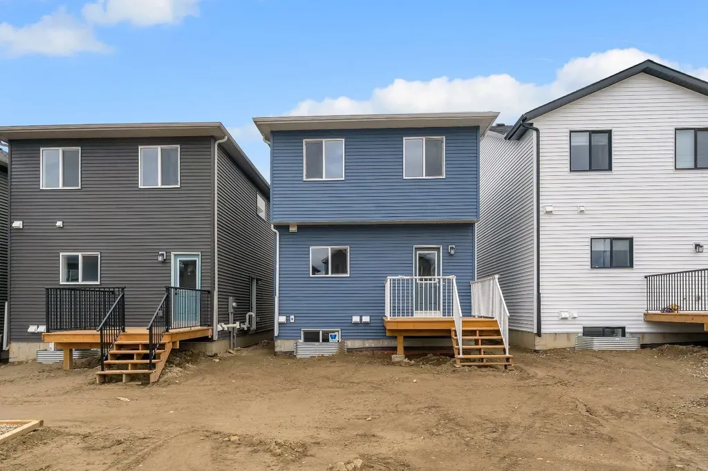 416 Lewiston Landing NE Calgary AB T3P 0T7