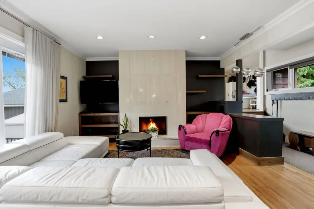 1508 Windsor Street NW Calgary AB T2N3X3