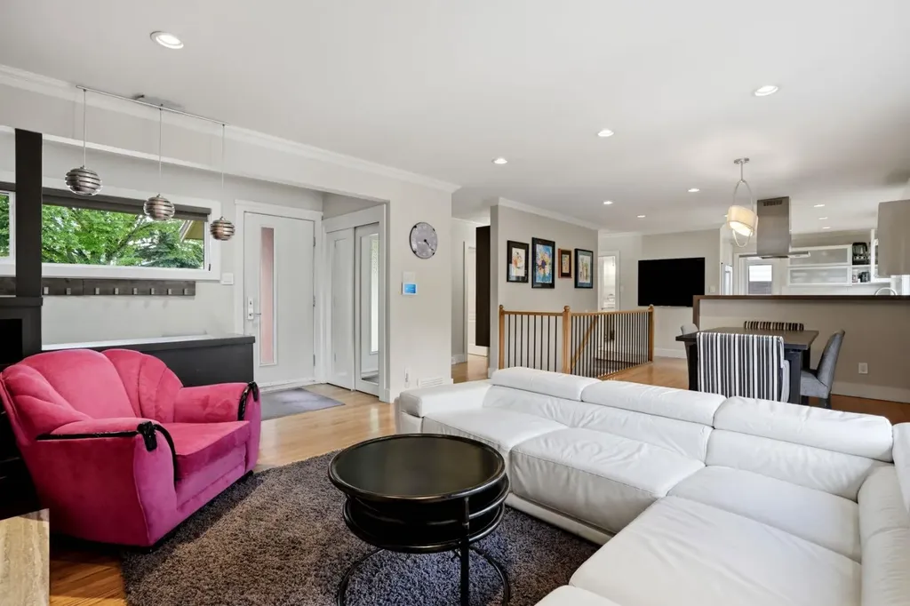 1508 Windsor Street NW Calgary AB T2N3X3