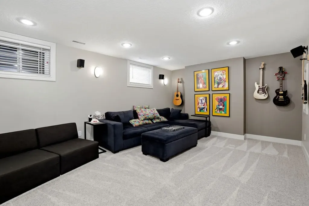 1508 Windsor Street NW Calgary AB T2N3X3