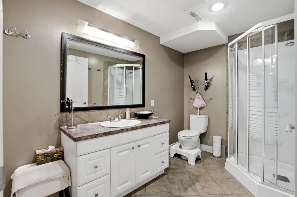 1508 Windsor Street NW Calgary AB T2N3X3