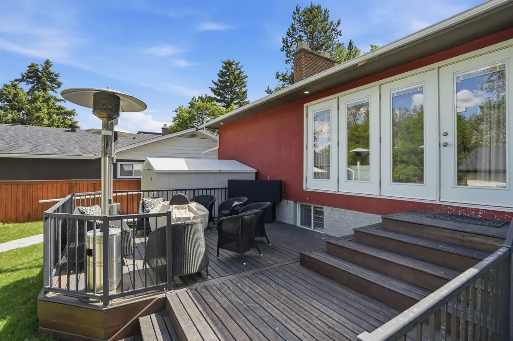 1508 Windsor Street NW Calgary AB T2N3X3