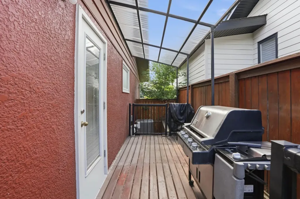1508 Windsor Street NW Calgary AB T2N3X3