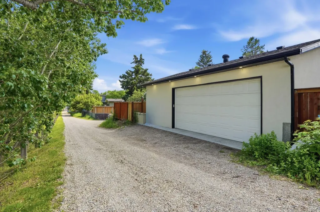 1508 Windsor Street NW Calgary AB T2N3X3